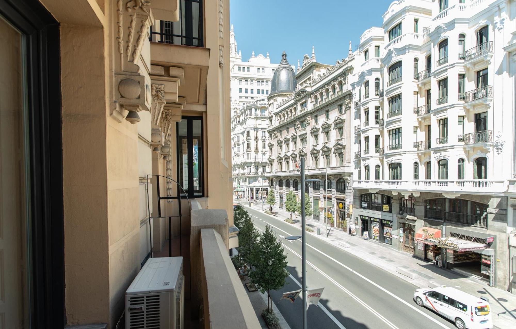 Suites You Gran Via Madrid Exteriör bild